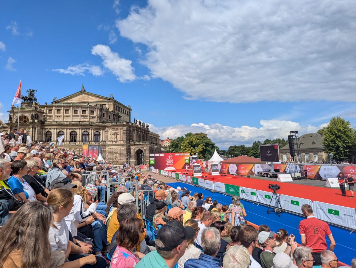 Zuschauer an der Finalbahn der Deutschen Meisterschaft Team/Mixed 2025